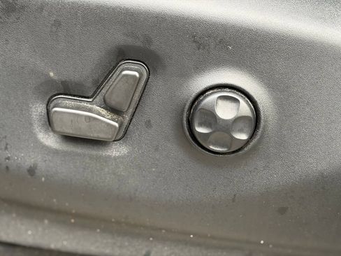 Used 2022 Chrysler Pacifica Touring-L FWD image 27