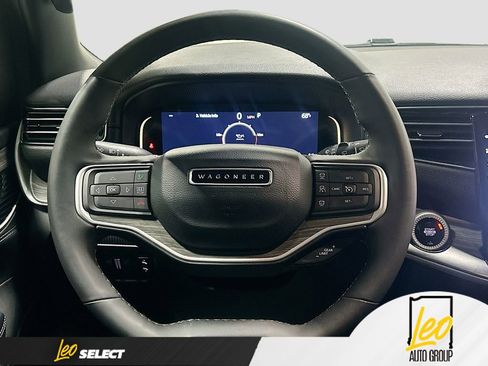 Used 2024 Jeep Wagoneer Series III image 11