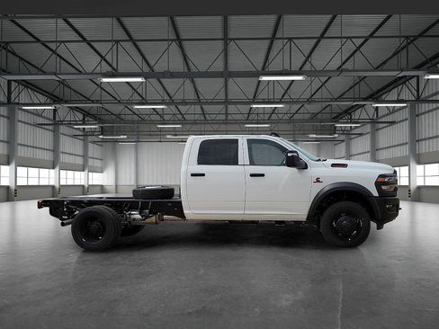 New 2026 RAM 5500 Tradesman AWD/4WD image 5