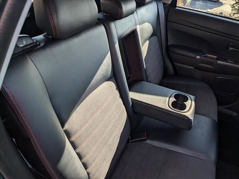 Used 2024 Mitsubishi Outlander Sport SE image 15