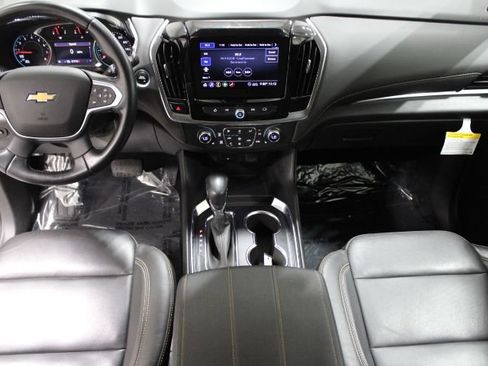 Used 2021 Chevrolet Traverse LT AWD/4WD image 2