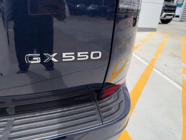 Used 2025 Lexus GX 550 w/ Accessory Package (2T) AWD/4WD image 24