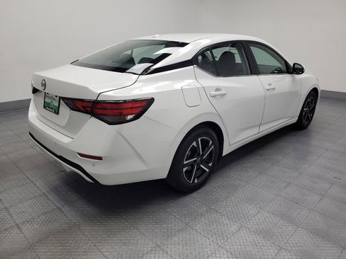 Used 2025 Nissan Sentra SV FWD image 10