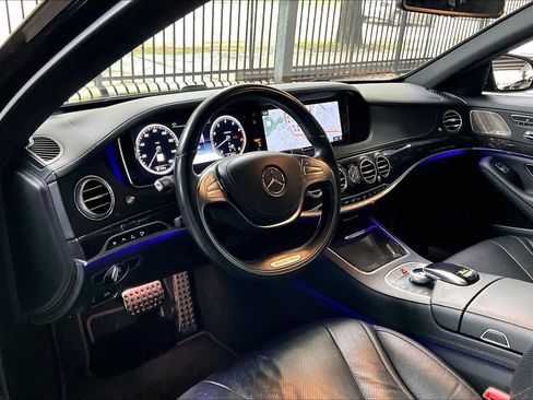 Used 2017 Mercedes-Benz S 550 Sedan image 17