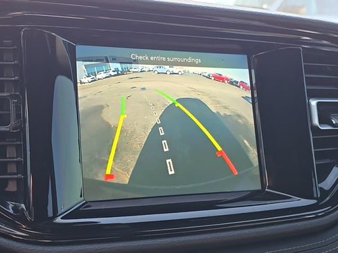 Used 2021 Dodge Durango SXT image 4