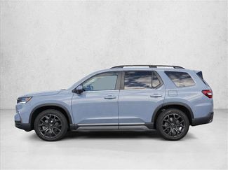 Used 2025 Honda Pilot Touring video 4