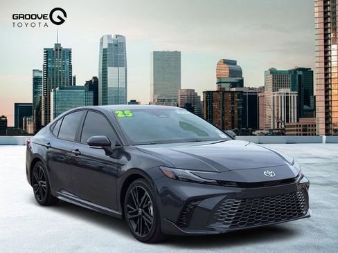 Used 2025 Toyota Camry XSE image 7