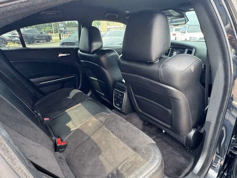 Used 2018 Dodge Charger R/T Scat Pack w/ Dynamics Package RWD image 37