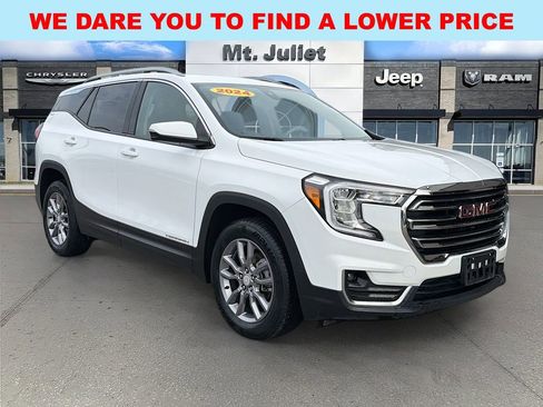Used 2024 GMC Terrain SLT image 1