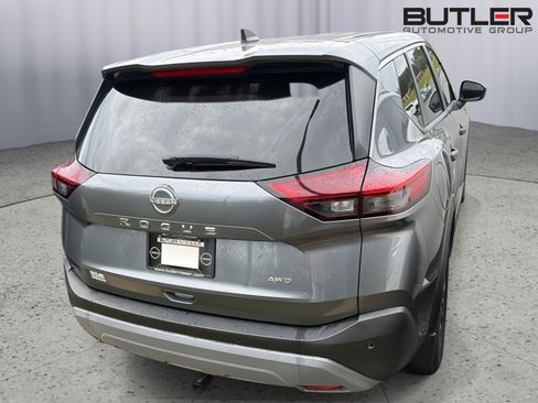 Used 2023 Nissan Rogue S AWD/4WD image 10