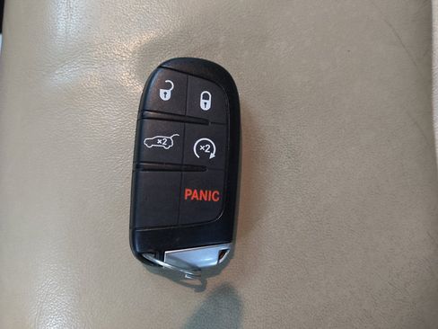 Used 2017 Jeep Grand Cherokee Limited AWD/4WD image 32