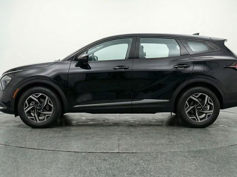Used 2025 Kia Sportage LX image 5