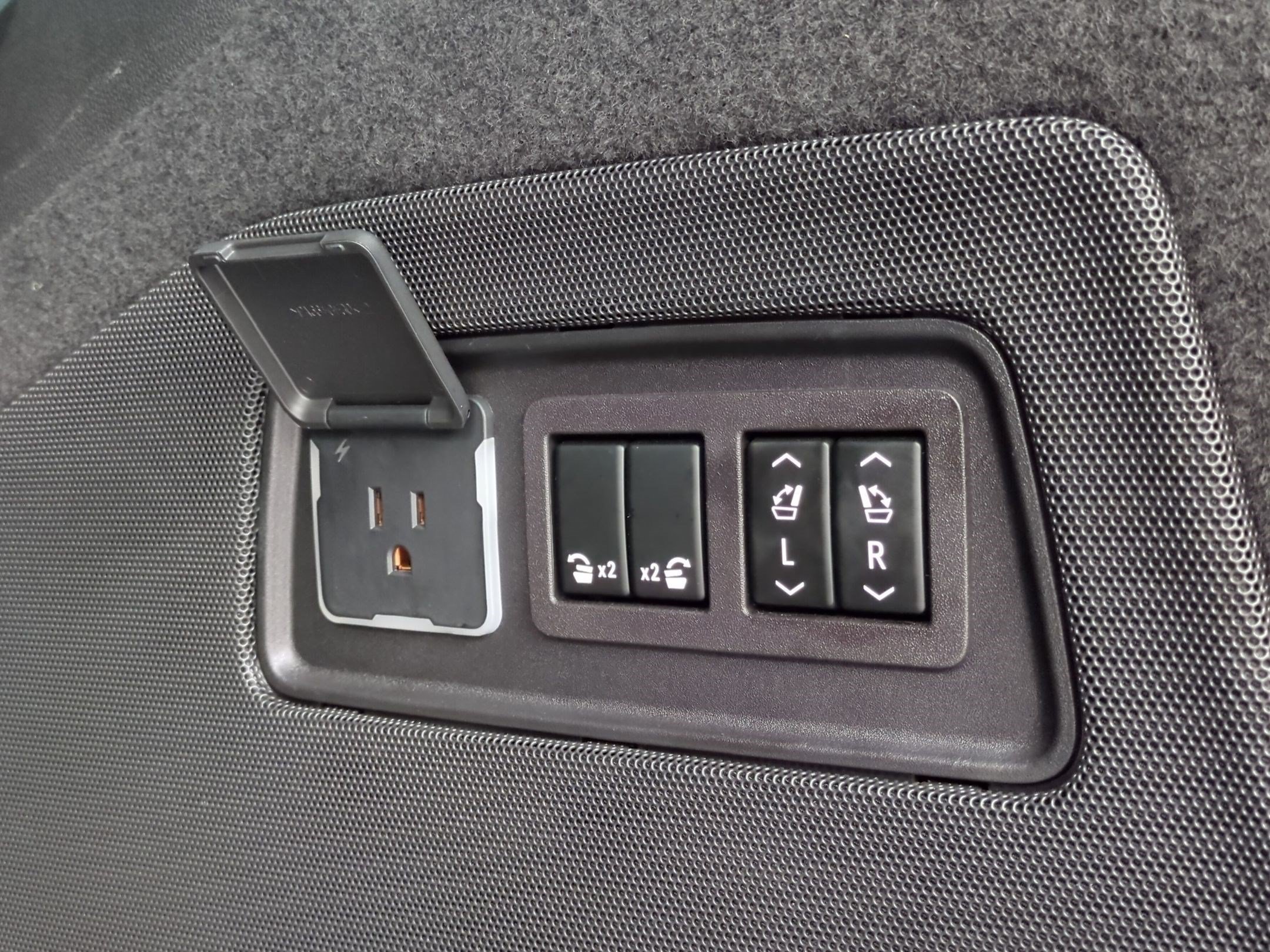 Used 2023 Cadillac Escalade V AWD/4WD image 39