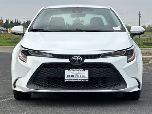 Used 2021 Toyota Corolla LE image 6