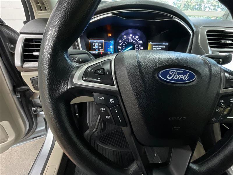 Used 2020 Ford Fusion SE FWD image 21
