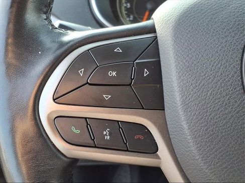 Used 2020 Jeep Cherokee Limited image 23