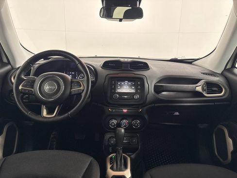 Used 2017 Jeep Renegade Latitude w/ Cold Weather Group image 29