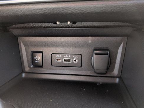 Used 2024 Nissan Sentra SV FWD image 21