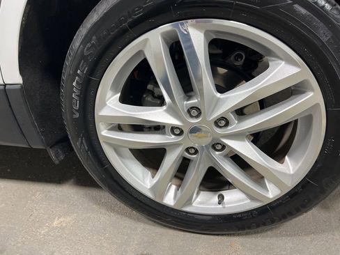 Used 2019 Chevrolet Equinox Premier image 44