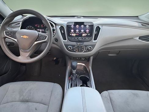 Used 2022 Chevrolet Malibu LT image 3