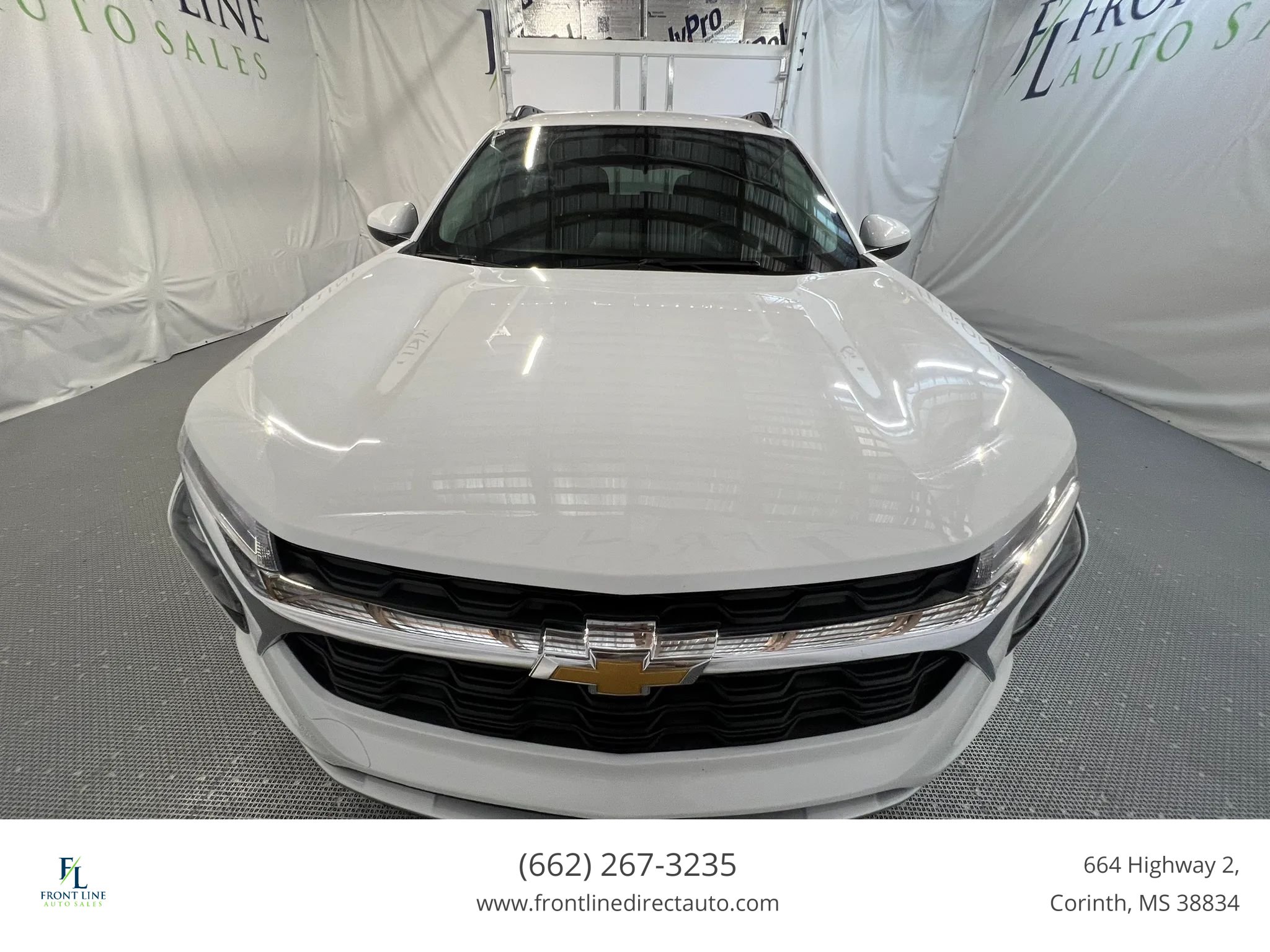 Used 2024 Chevrolet Trax LT FWD image 2