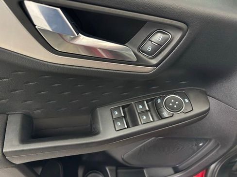 Used 2020 Ford Escape SE image 11