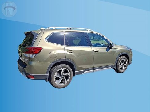 Used 2023 Subaru Forester Touring AWD/4WD image 8