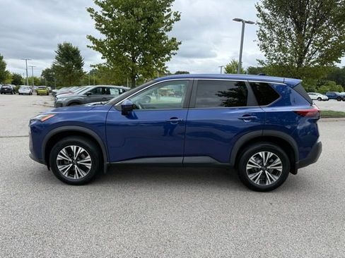 Certified 2022 Nissan Rogue SV image 8
