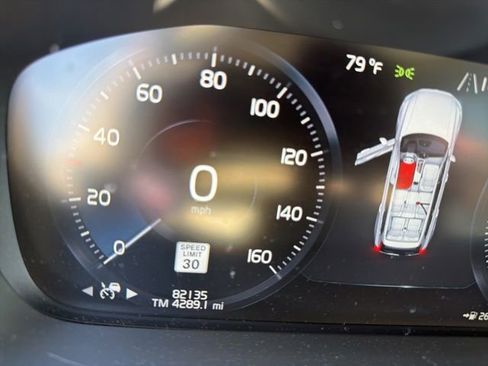 Used 2021 Volvo XC90 T5 Momentum w/ Climate Package FWD image 17