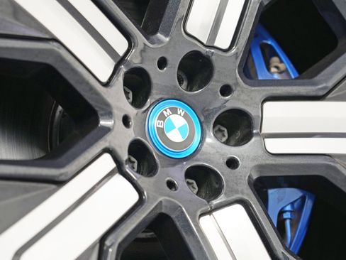 Used 2024 BMW iX xDrive50 w/ Premium Package image 66