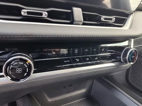 Used 2026 Chevrolet Equinox LT image 17