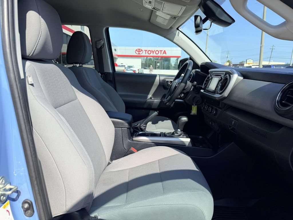Used 2019 Toyota Tacoma SR5 AWD/4WD image 13