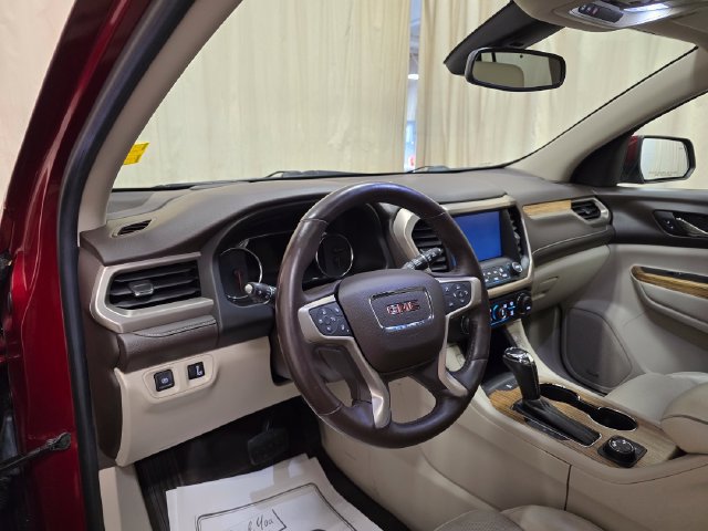 Used 2017 GMC Acadia Denali w/ Technology Package AWD/4WD image 18