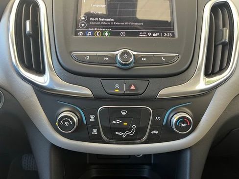 Used 2022 Chevrolet Equinox LS AWD/4WD image 20