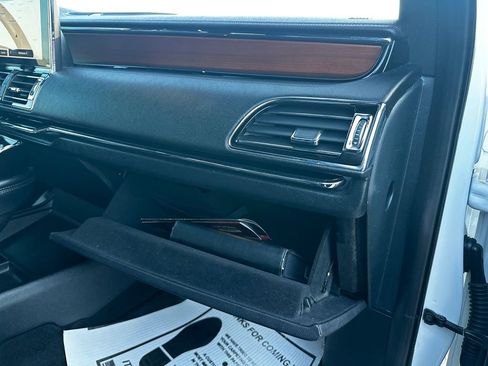 Used 2020 Lincoln Navigator L Reserve w/ Equipment Group 208A Reserve image 34