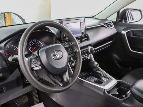 Used 2021 Toyota RAV4 LE AWD/4WD image 22