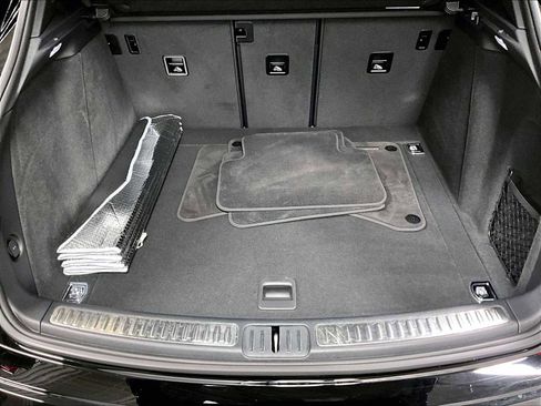 Used 2025 Porsche Macan w/ Premium Package Plus image 39