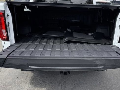 Used 2023 GMC Sierra 1500 Denali w/ Technology Package AWD/4WD image 8