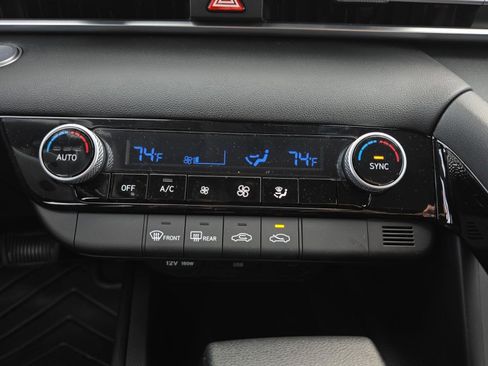 Used 2025 Hyundai Elantra Hybrid FWD image 20