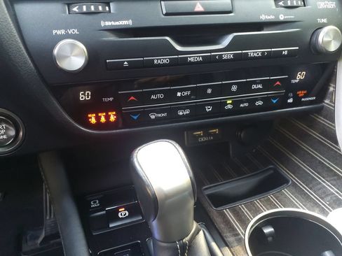 Used 2020 Lexus RX 350 FWD w/ Luxury Package image 31