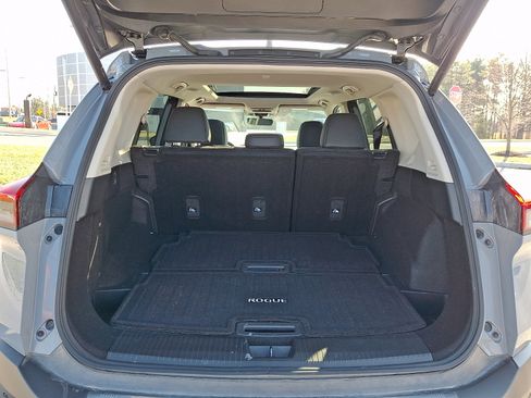 Used 2023 Nissan Rogue SL w/ SL Premium Package image 28