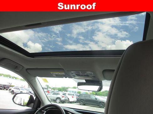 Used 2019 Toyota Highlander Limited AWD/4WD image 17
