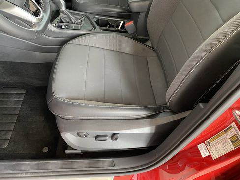 Used 2023 Volkswagen Taos SE w/ Panoramic Sunroof Package image 26