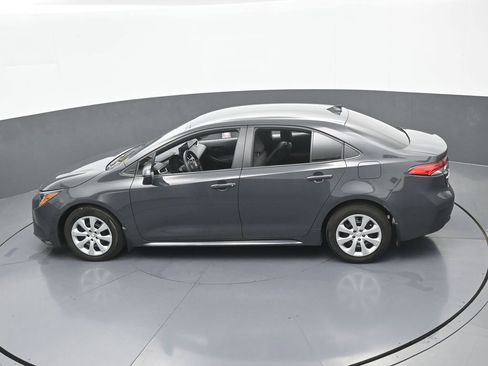 Used 2025 Toyota Corolla LE FWD image 40
