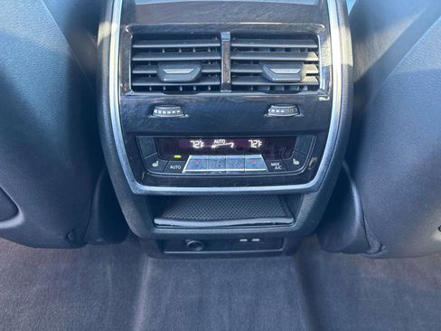 Used 2023 BMW X7 xDrive40i w/ Premium Package image 12