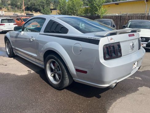 Used 2007 Ford Mustang GT Premium RWD image 3