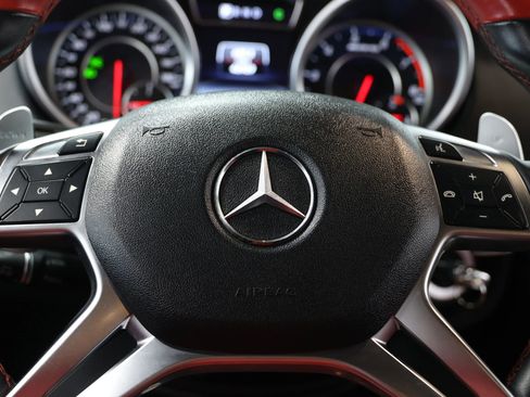 Used 2017 Mercedes-Benz G 63 AMG 4MATIC image 23