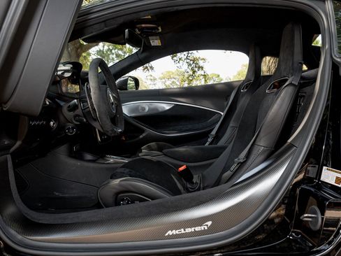 Used 2023 McLaren Artura image 63