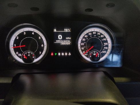 Used 2015 RAM 1500 Classic SLT AWD/4WD image 23