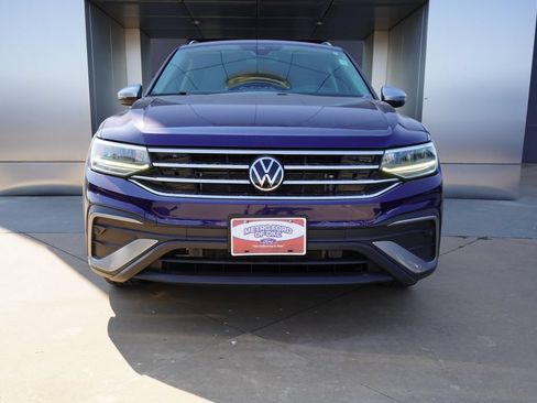 Used 2024 Volkswagen Tiguan SE AWD/4WD image 4